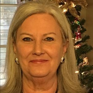 Meet your Posher, Debi